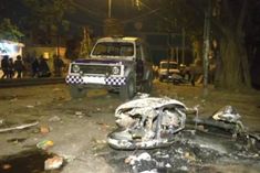 Stone pelting on Hanuman procession in Jahangirpuri 9 injured including 8 policemen 21 arrested