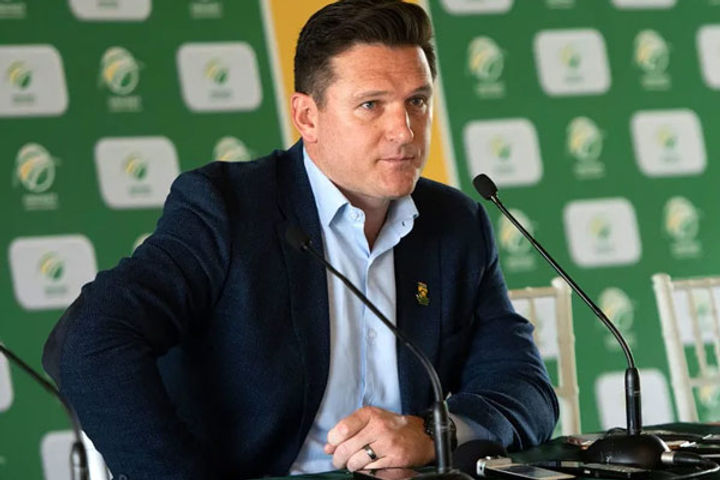 former south african captain graeme smith acquitted of racial charges