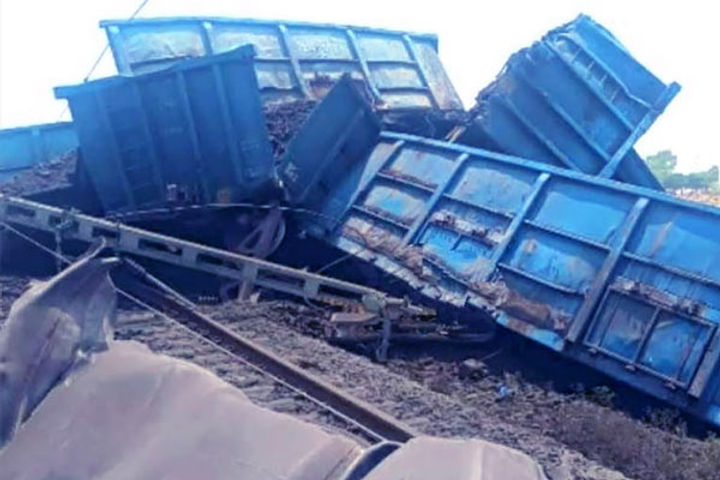 goods train overturned