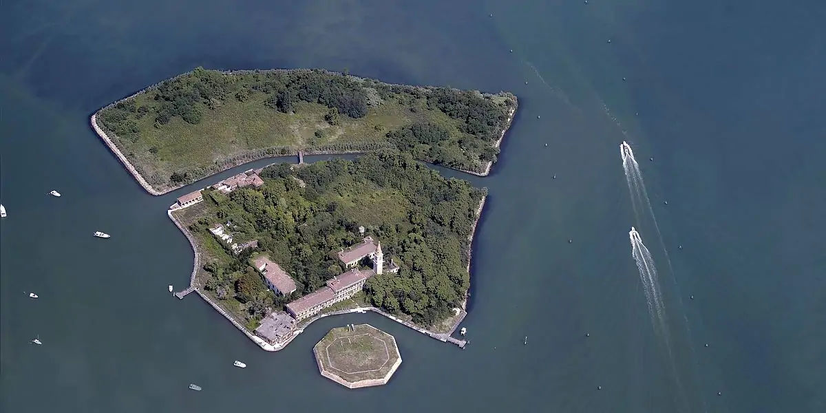 italy, haunted, romans, poveglia, abandoned, island, mentalhospital