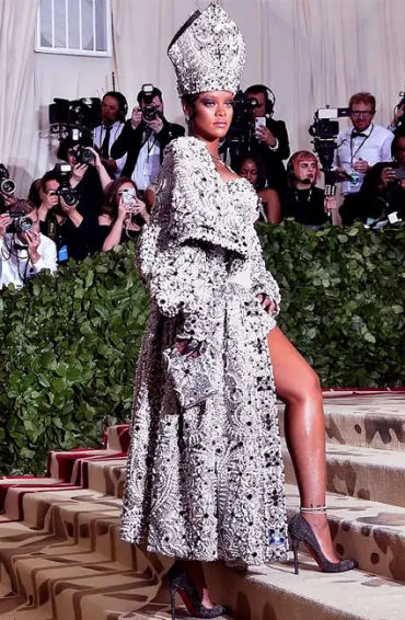 met gala, met gala facts, facts about met gala, met gala dresses, met gala designers, 