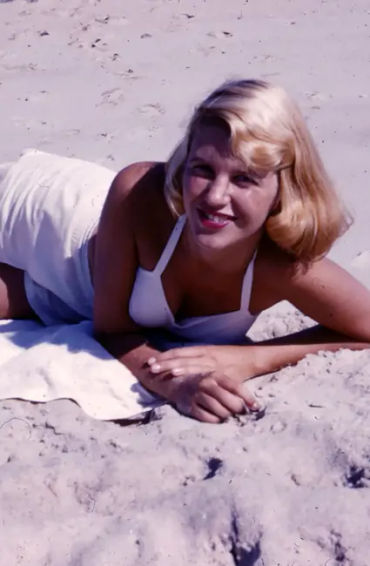 sylvia, sylviaplath, plath, depression, literature, poet, poetry, english, visual, visualartist, art