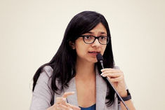 swati maliwal slapped the accused of burning his wife handed over to the police