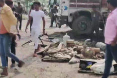 truck going from siliguri to jammu and kashmir became uncontrolled eight laborers died on the spot