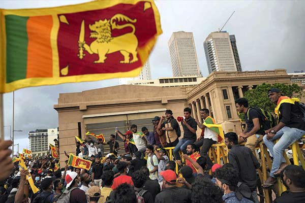 1500 arrested 10 killed over 200 injured in sri lanka