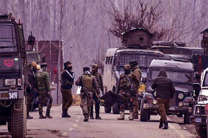 jammu and kashmir police arrested five terrorists in three separate operations