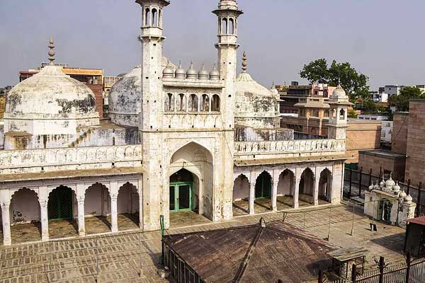 Gyanvapi Masjid case Todays proceedings completed in the district court next hearing on May 26