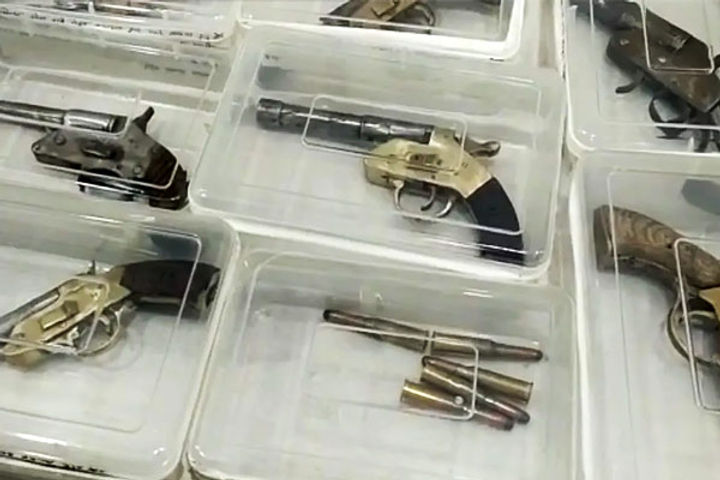 25 criminals including 75 pistols arrested in ghaziabad police operation