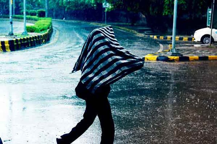 monsoon knocks in kerala 