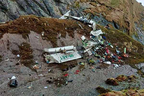 black box including 21 dead bodies recovered in plane crash president vidya devi bhandari expressed 