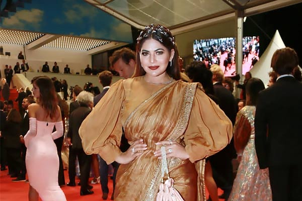 komal thacker becomes first gujarati actress to grace cannes film festival