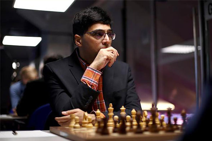 viswanathan anand beats world champion magnus carlsen in blitz event