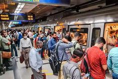 Passengers remained troubled for two hours on the Blue Line of Delhi Metro