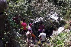 Car fell into 100 meters deep gorge, 4 women died