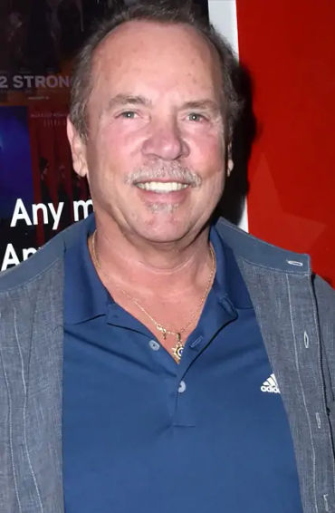 netflix, mitch lowe, pornography, bill clinton, monica lewinsky, scandal, customer, chinese