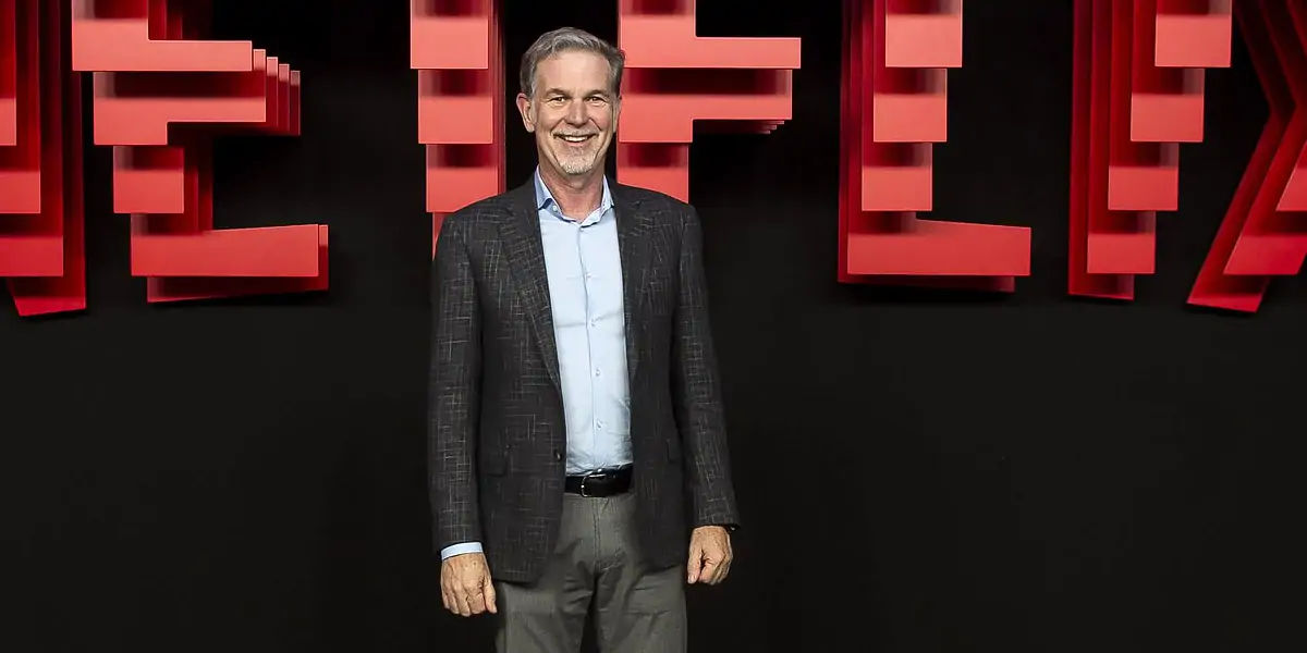 netflix, mitch lowe, pornography, bill clinton, monica lewinsky, scandal, customer, chinese, employe
