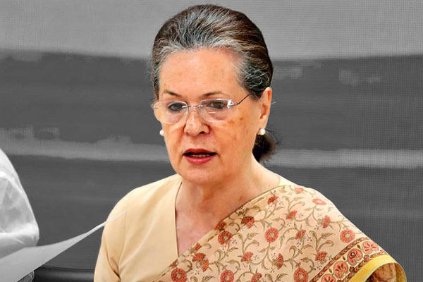 congress president sonia gandhi has infection in her respiratory tract