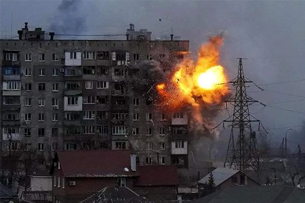 russian attack on southern ukrainian city of mykoliv two killed and 20 injured