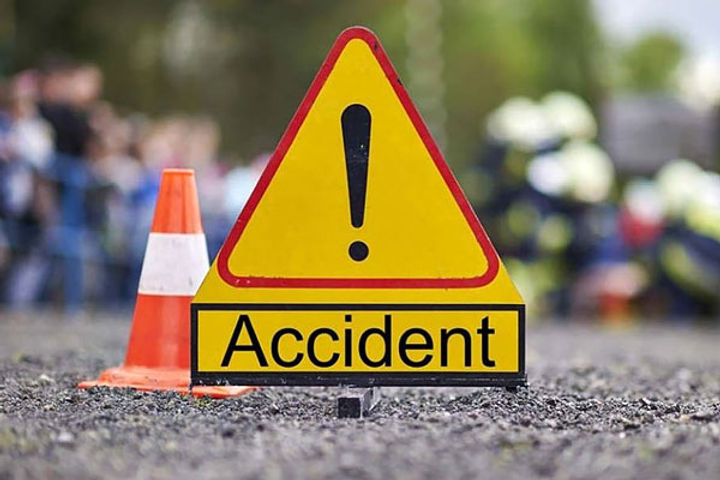 Car and truck collide in Bareilly, five people of the same family died