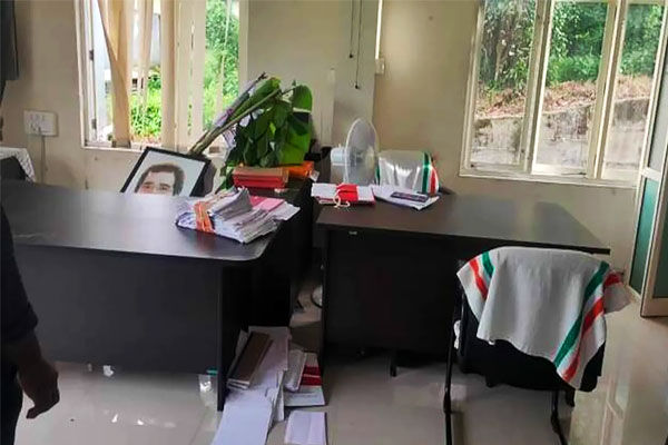 rahul gandhis office attacked in wayanad sfi members accused