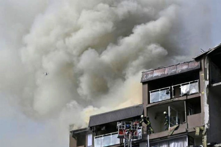 russia bombs kyiv residential building ahead of g7 summit