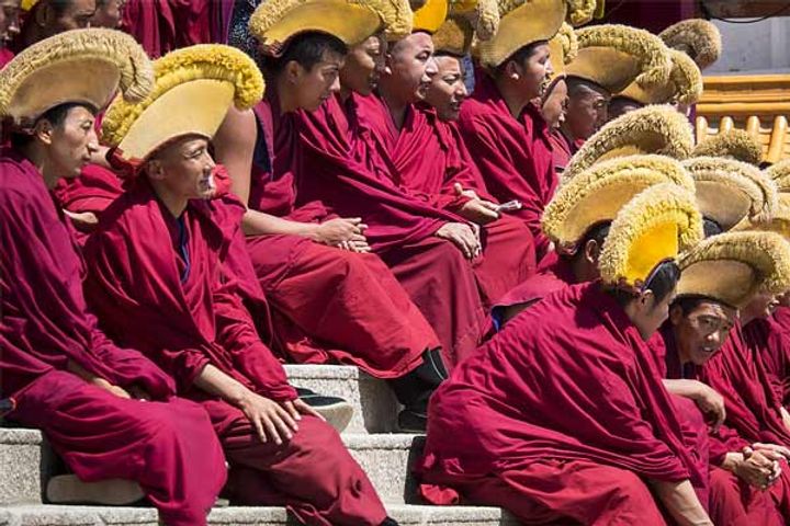 china to move 17555 tibetans away from nagku city