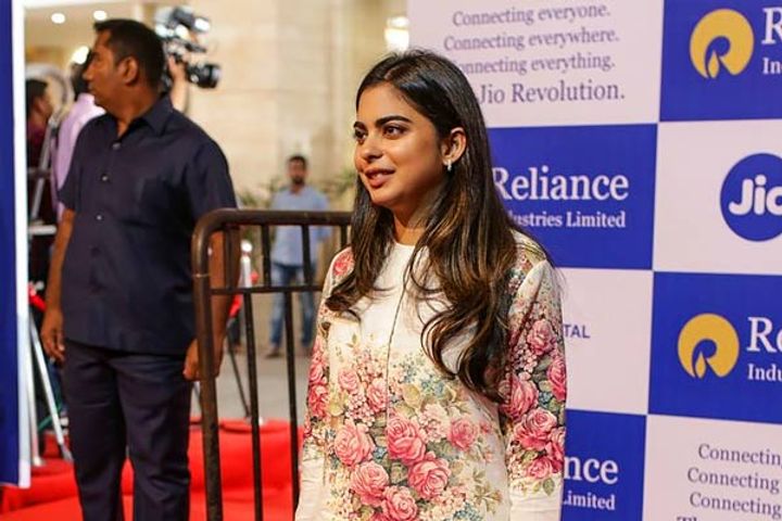 Mukesh Ambani's daughter Isha will be the chairman of retail business Mukesh Ambani's daughter Isha will be the chairman of retail business
