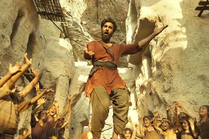 Ji Huzoor song from Shamshera released Ranbir was seen in a funny way Ji Huzoor song from Shamshera released Ranbir was seen in a funny way