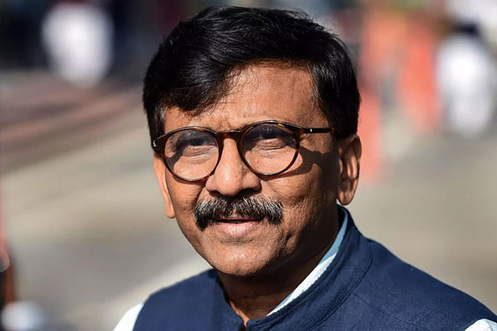 Medha Somaiya defamation complaint case Warrant issued against Sanjay Raut Medha Somaiya defamation complaint case Warrant issued against Sanjay Raut