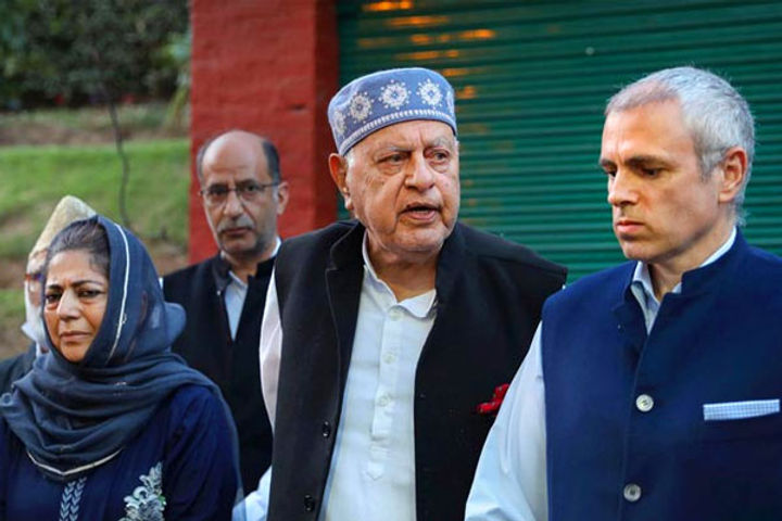 farooq abdullah and mehbooba muftis party will fight the assembly elections together in jammu and ka