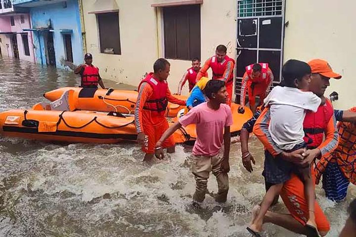 rain continues in more than 20 states 5 people died in himachal pradesh and 7 in rajasthan