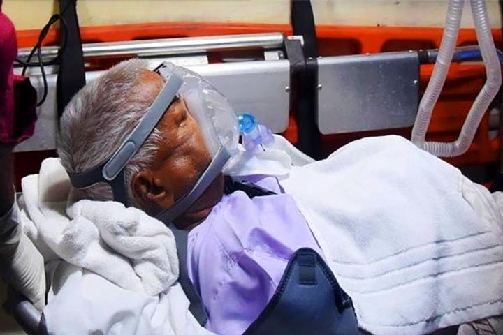 first picture of lalu yadav surfaced from delhi aiims