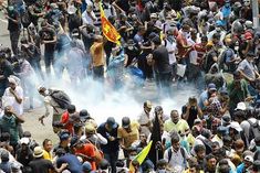 sri lanka protesters surrounded the presidents house 