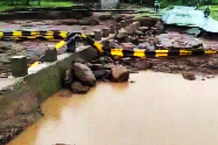 rain in maharashtra caused huge destruction flood like situation