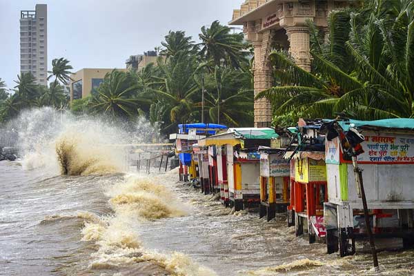 heavy rain continues in 25 states rescue operation of ndrf and indian coast guard continues