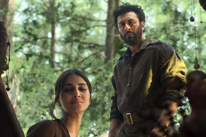 ranbir kapoor starrer shamshera title track released
