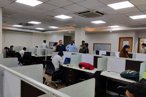 fake call center cheated foreigners of 170 crores in noida 10 people arrested