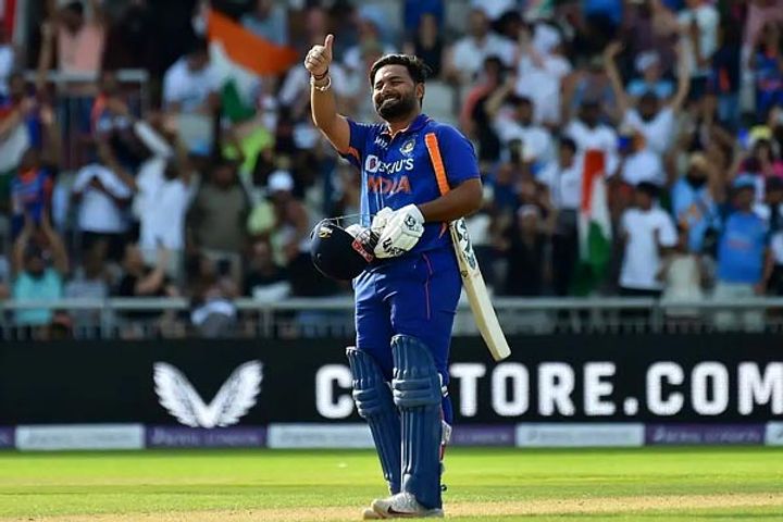 rishabh pant made this special record as soon as he scored a century against england