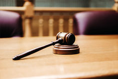 only the name of the mother should be written in the document of the child of an unmarried mother ke