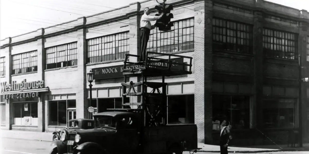 world's first electric traffic