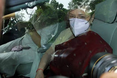 ed will interrogate sonia even today congresss satyagraha continues