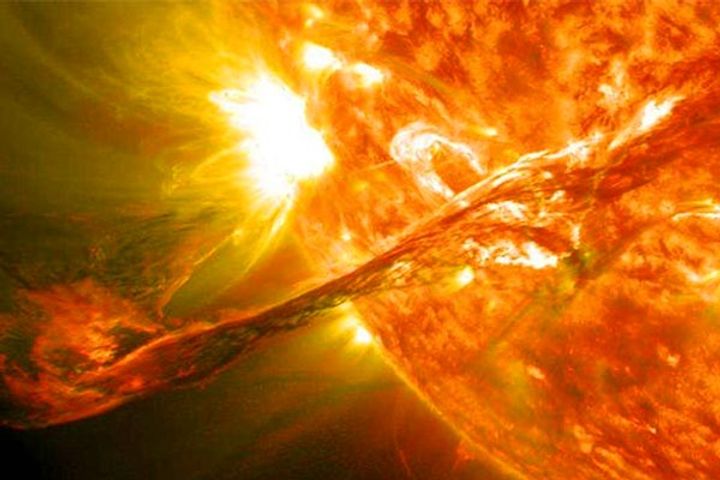Solar storm will hit the earth today