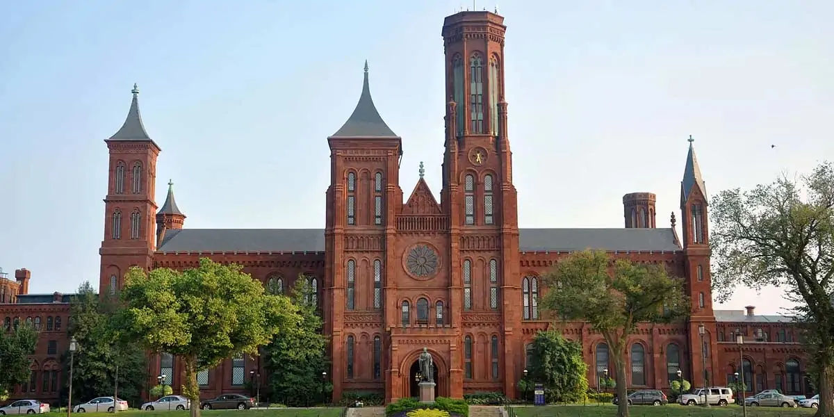 Smithsonian 