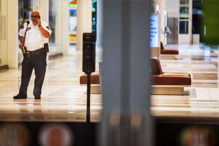 Firing in the mall of Minnesota, America, the accused managed to escape Firing in the mall of Minnesota, America, the accused managed to escape