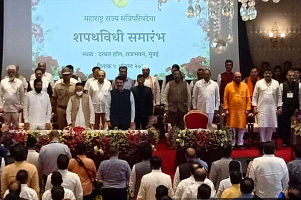 18 ministers took oath in maharashtra