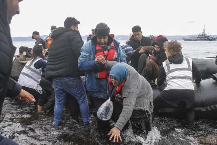 Refugees boat capsizes in Greece, 29 people rescued, others missing Refugees boat capsizes in Greece, 29 people rescued, others missing