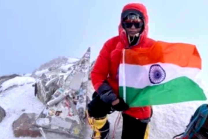 Hisars Reena Bhatti hoisted the tricolor on Mount Elbrus