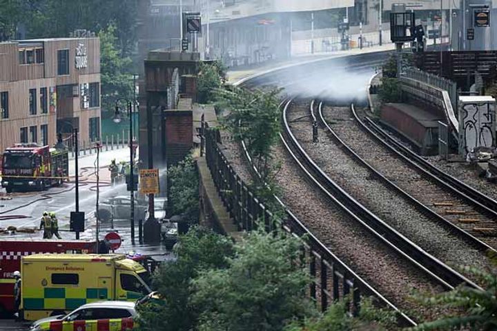 a fire broke out near union street railway station in londons sadark 70 fire tenders working to exti a fire broke out near union street railway station in londons sadark 70 fire tenders working to exti