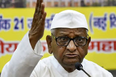 anna hazare slams kejriwal on liquor policy