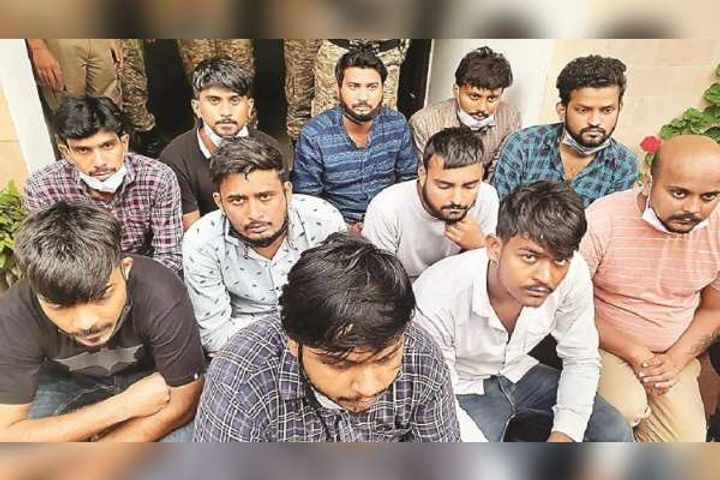 16 thugs arrested for defrauding banks by tampering with atms
